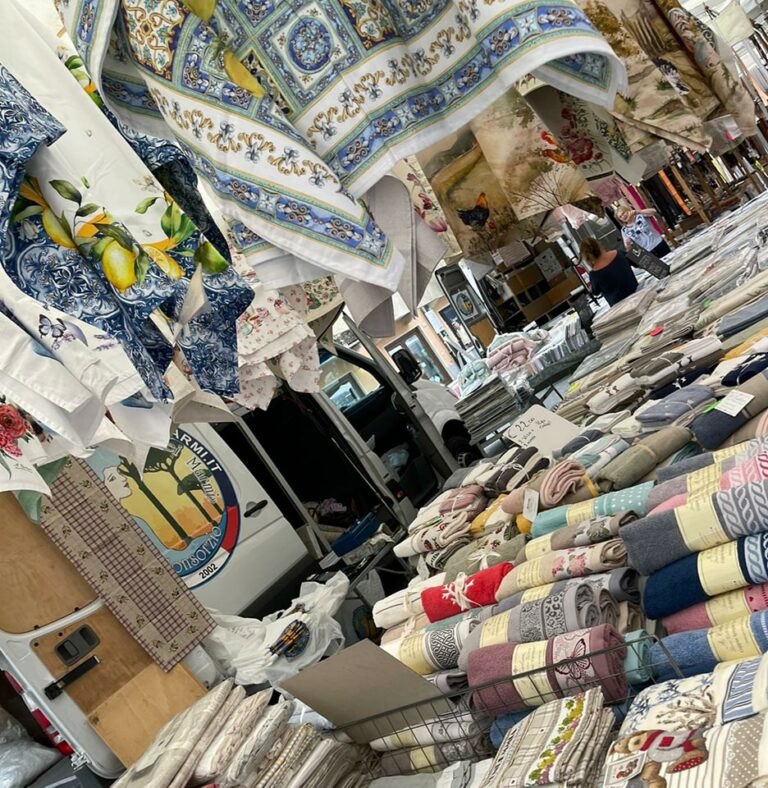 arte fiorentina biancheria corredi banco mercato ambulanti Forte dei Marmi